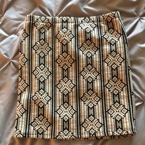 Women’s black and tan forever 21 pencil skirt